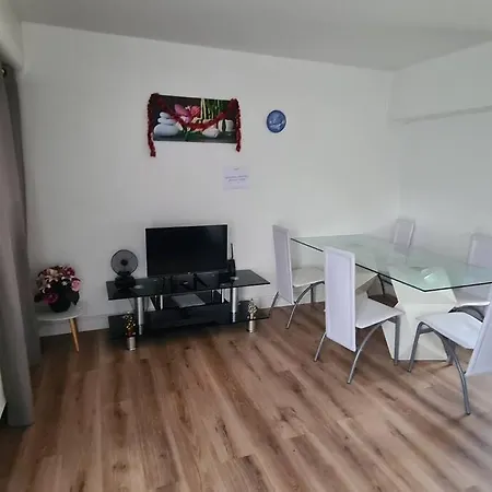 Appartement En Plein Centre Ville Pessac Avec 3 Chambres Buitenkant foto